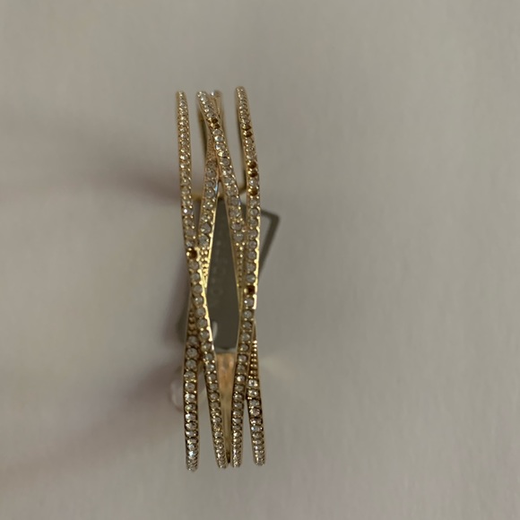 Bracelets - Picture 3 of 8